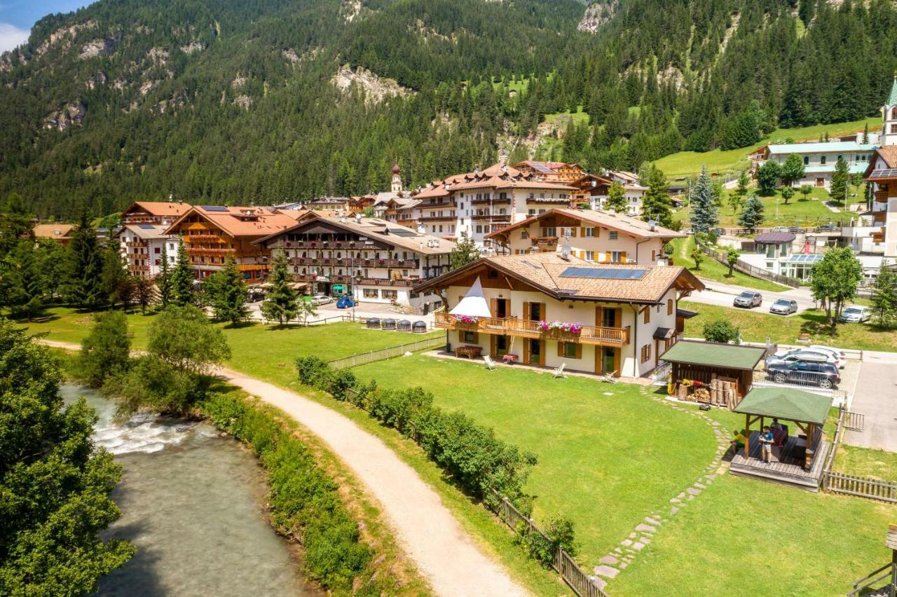 Appartamenti Cleva Canazei Dolomiti Bagian luar foto